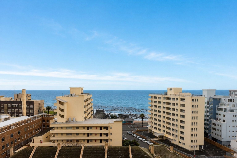 2 Bedroom Property for Sale in Sea Point Western Cape